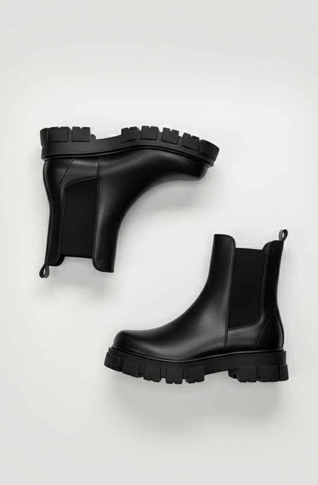 Siyah Kalın Tırtıklı Tabanlı Monokrom Chelsea Bot