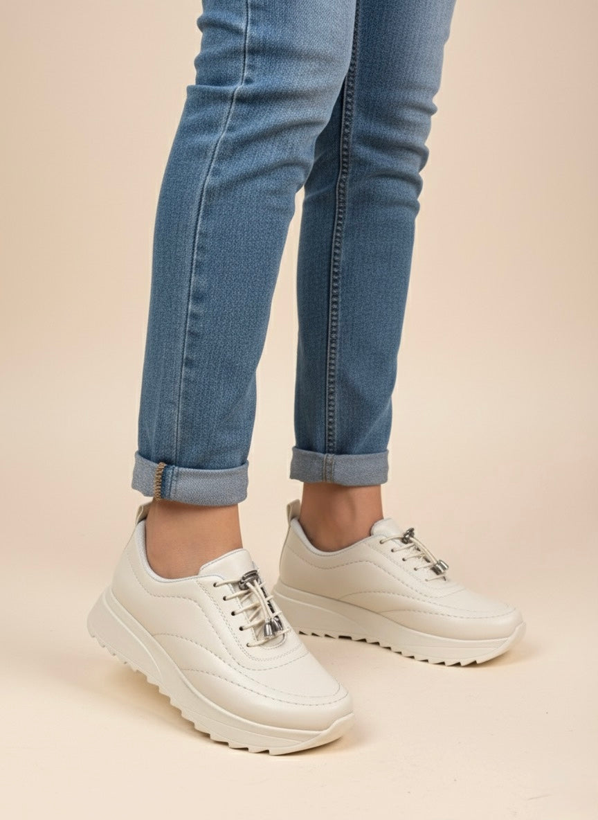 Ekru Rengi Hızlı Bağcıklı Kalın Tabanlı Sneaker