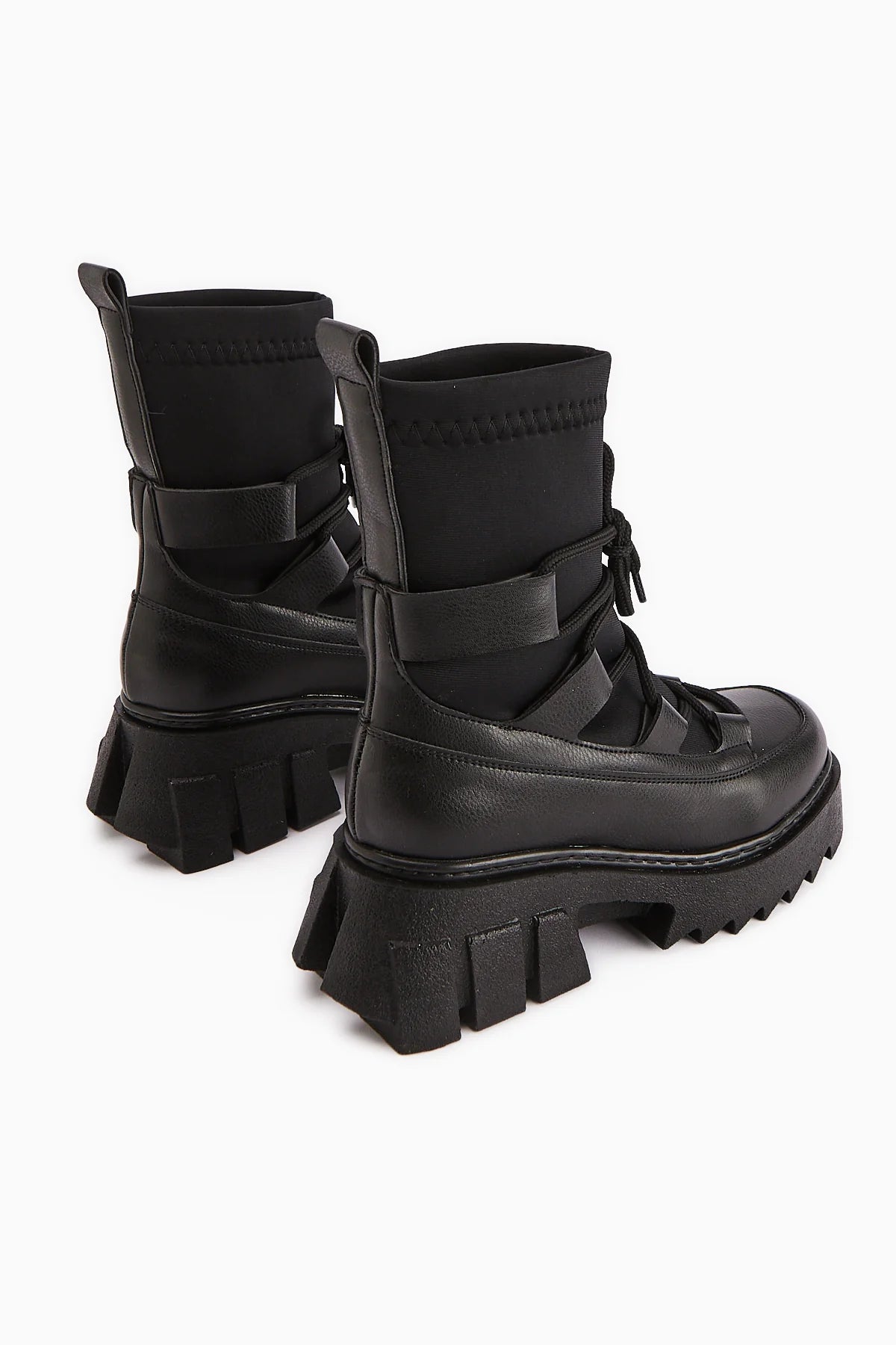 Kalın Tırtıklı Tabanlı Bağcıklı Siyah Bilek Boy Bot