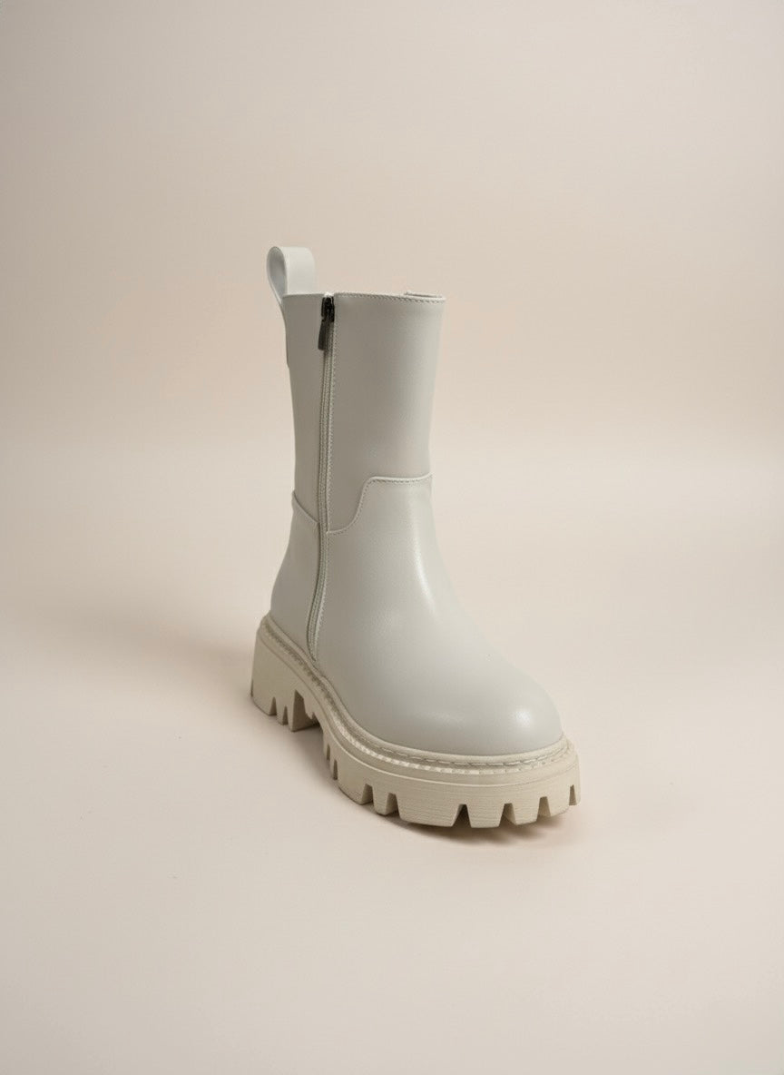 İkonik Bej Kalın Tabanlı Fermuarlı Bot