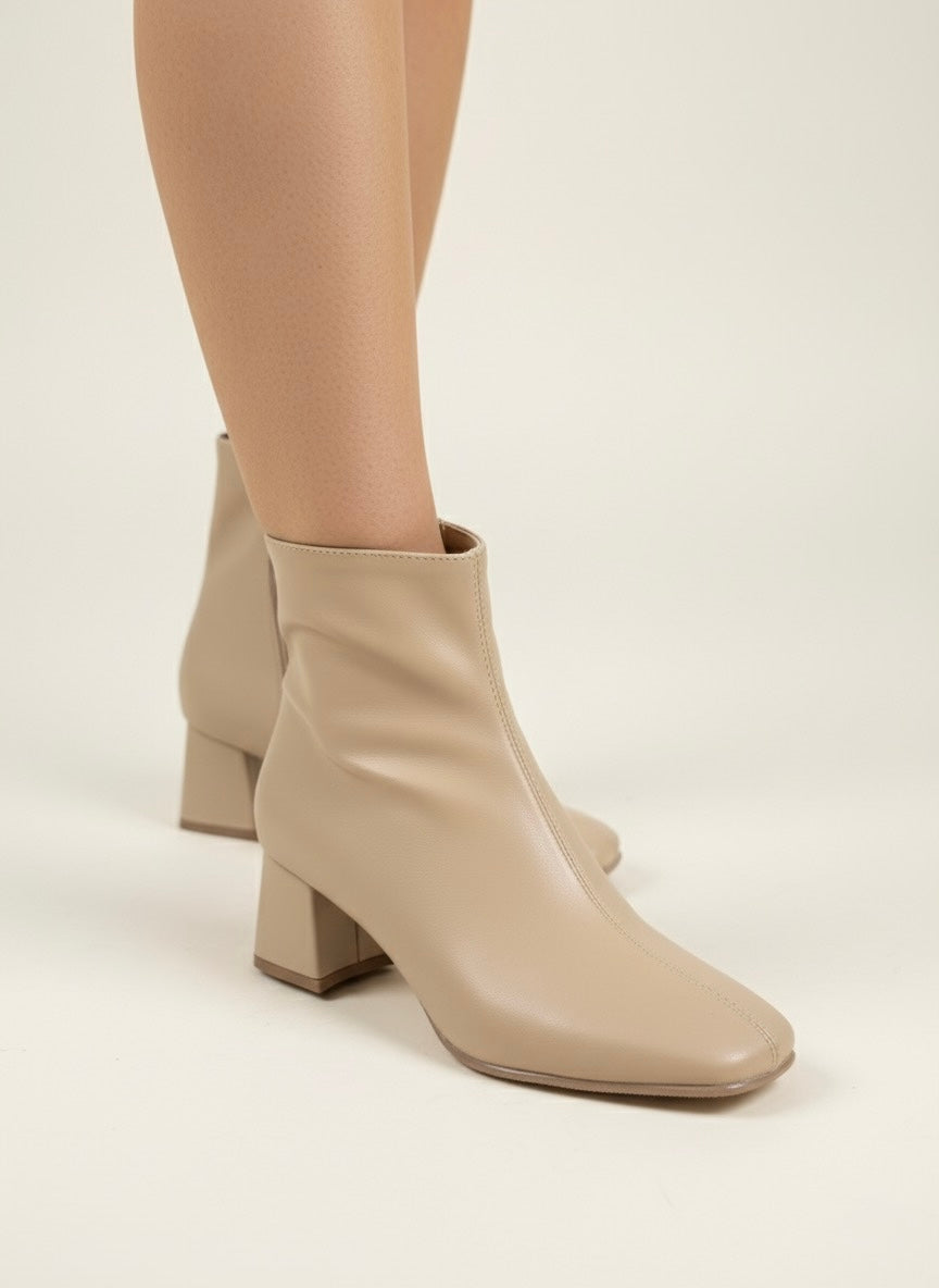 Küt Burunlu Bej Rengi Blok Topuk Bilek Bot