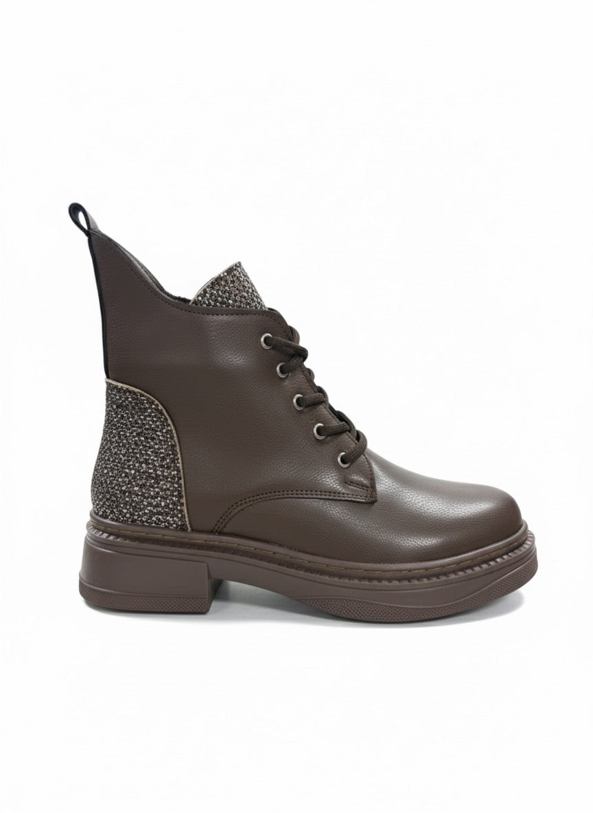 Tüvit Detaylı Kahverengi Bağcıklı Günlük Bot