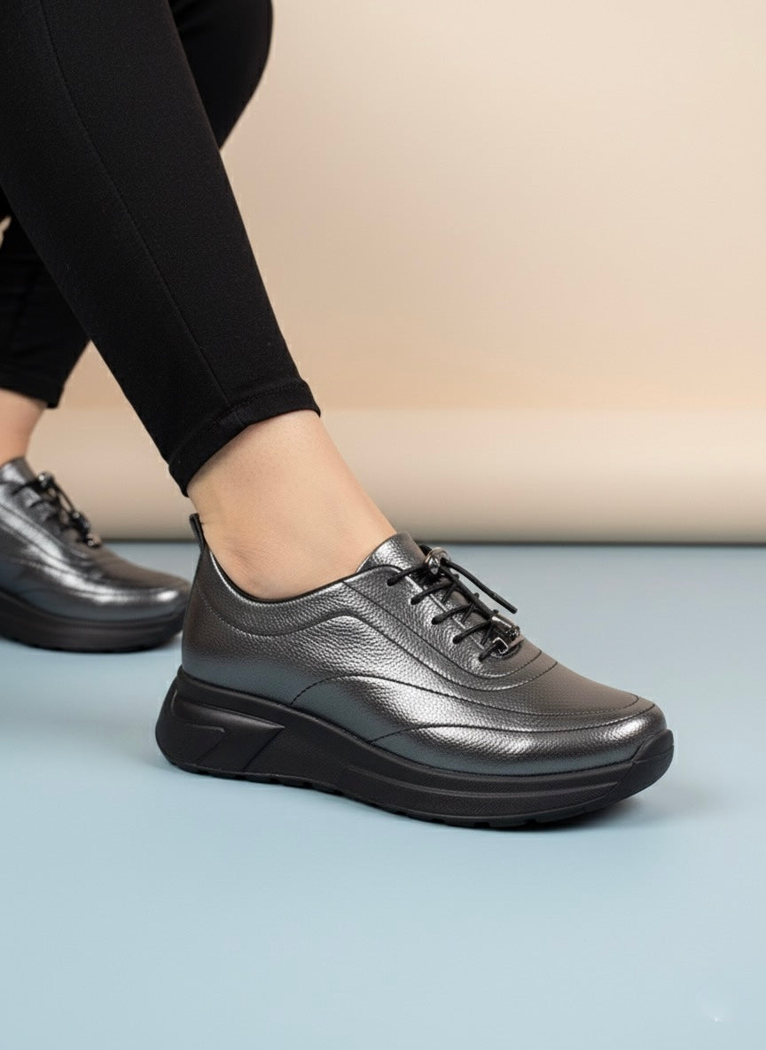 Antrasit Metalik Deri Görünümlü Hızlı Bağcıklı Sneaker