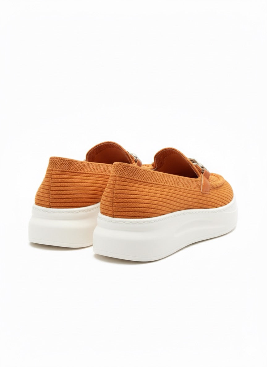 Turuncu Örgü Kumaş, Zincir Detaylı Beyaz Platform Ayakkabı