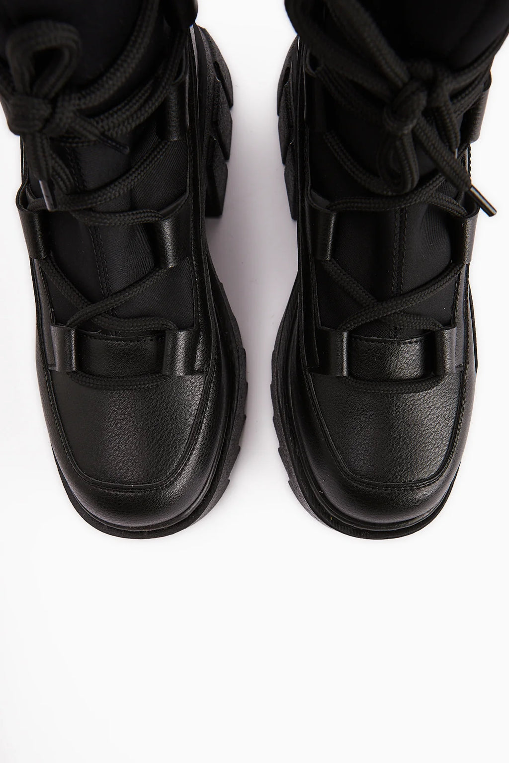 Kalın Tırtıklı Tabanlı Bağcıklı Siyah Bilek Boy Bot