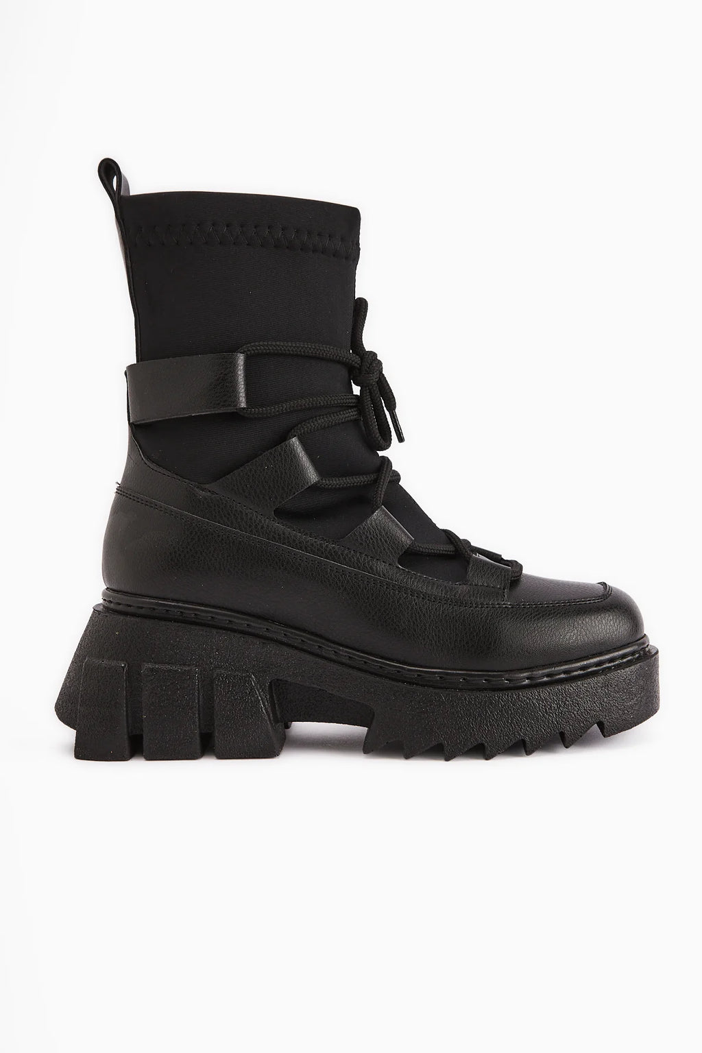 Kalın Tırtıklı Tabanlı Bağcıklı Siyah Bilek Boy Bot