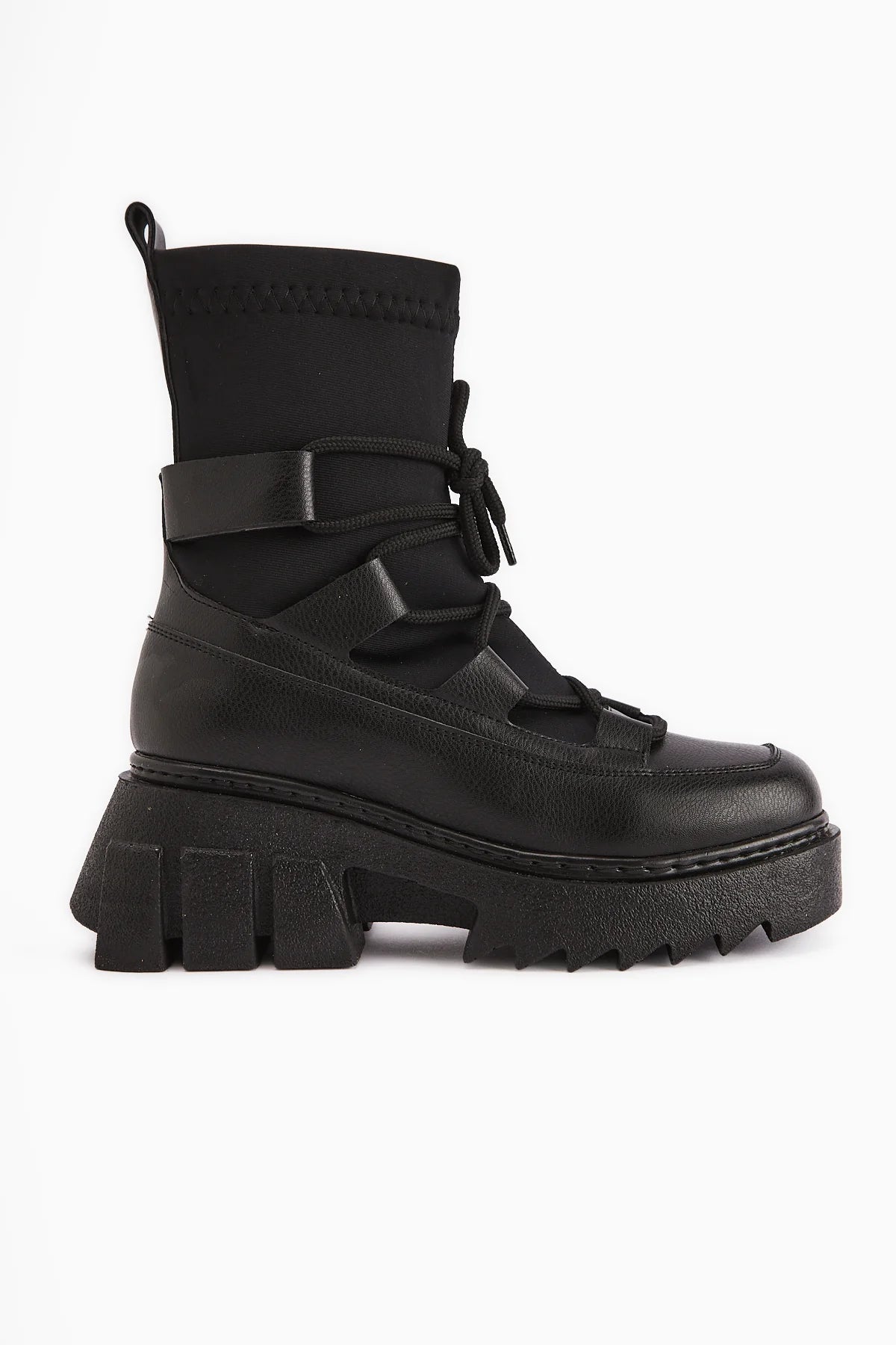 Kalın Tırtıklı Tabanlı Bağcıklı Siyah Bilek Boy Bot