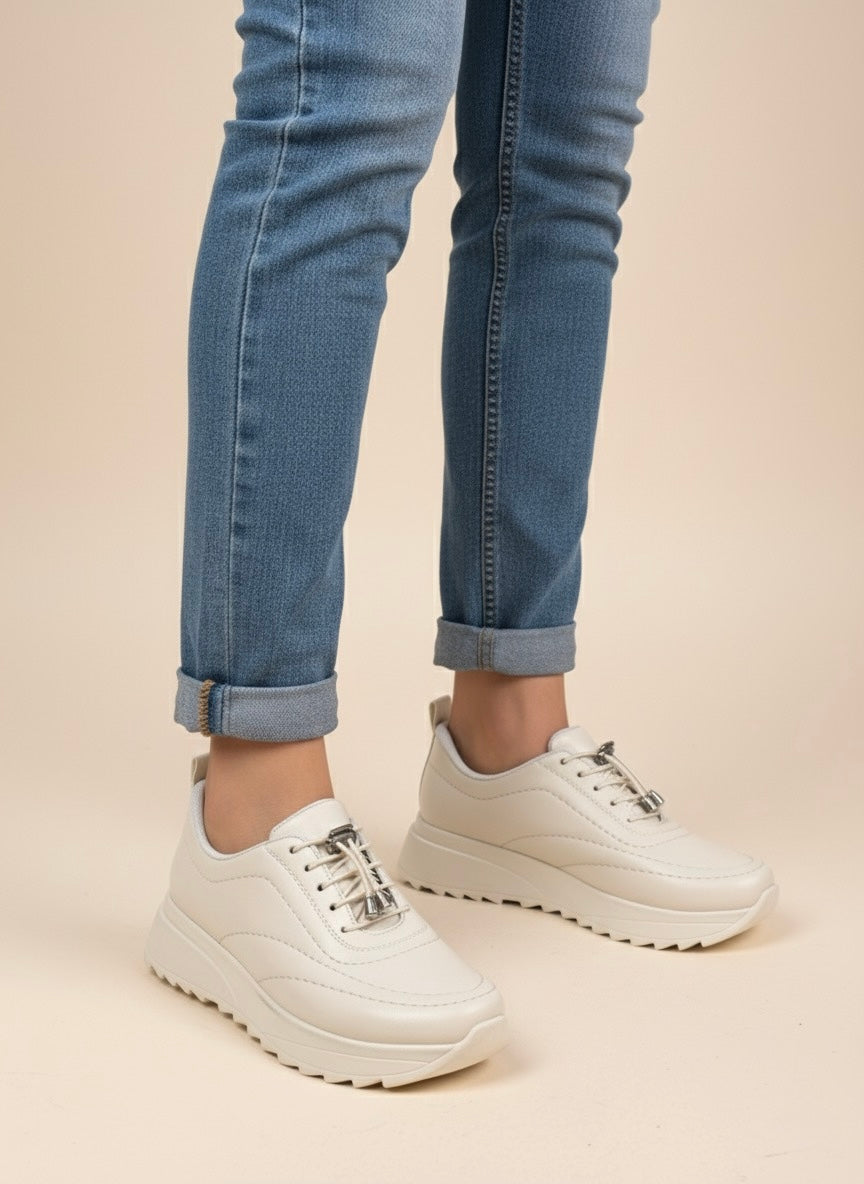 Ekru Rengi Hızlı Bağcıklı Kalın Tabanlı Sneaker
