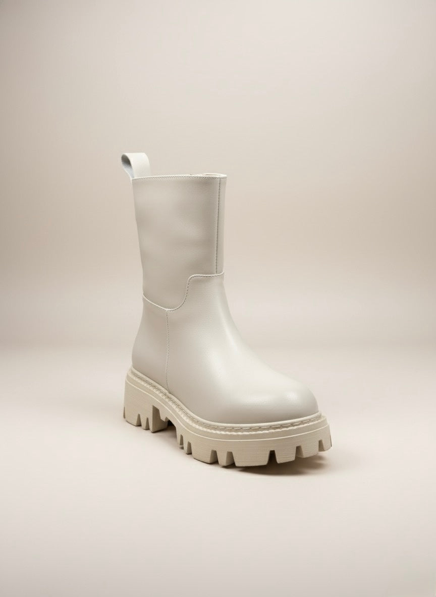 İkonik Bej Kalın Tabanlı Fermuarlı Bot