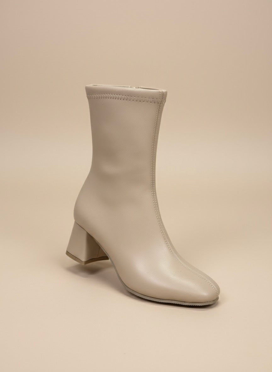 Küt Burunlu Bej Rengi Streç Blok Topuk Bot