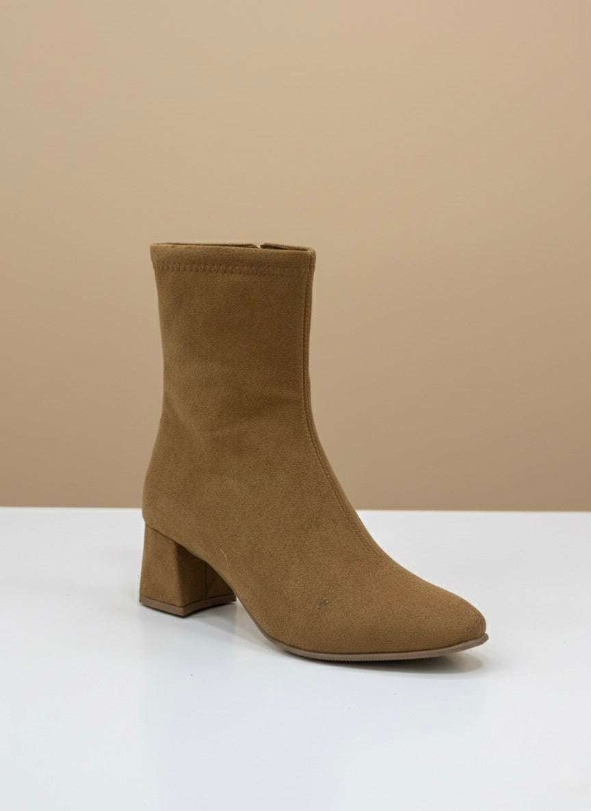 Süet Görünümlü Taba Rengi Streç Blok Topuk Bot