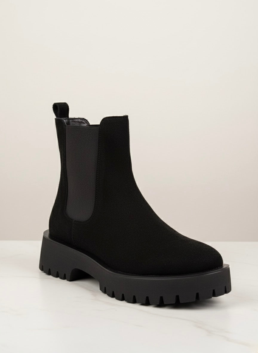 Süet Görünümlü Siyah Kalın Taban Bot