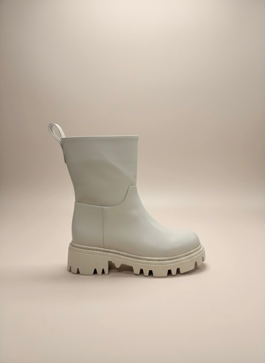 İkonik Bej Kalın Tabanlı Fermuarlı Bot