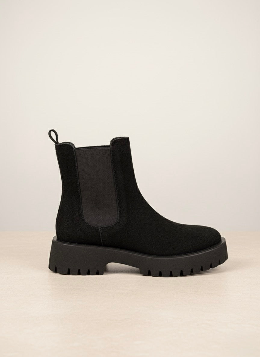 Süet Görünümlü Siyah Kalın Taban Bot