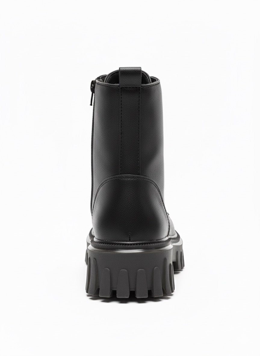 Kalın Tabanlı Siyah Bağcıklı Combat Bot