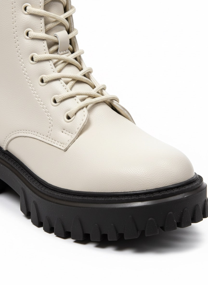 Siyah Kalın Tabanlı Bağcıklı Combat Bot