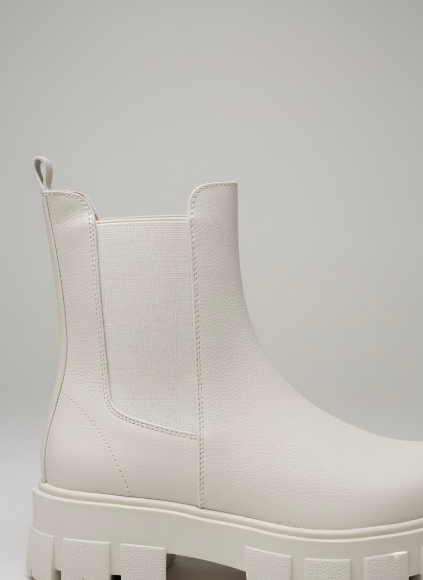 Kalın Tabanlı, Monokrom Chelsea Bot