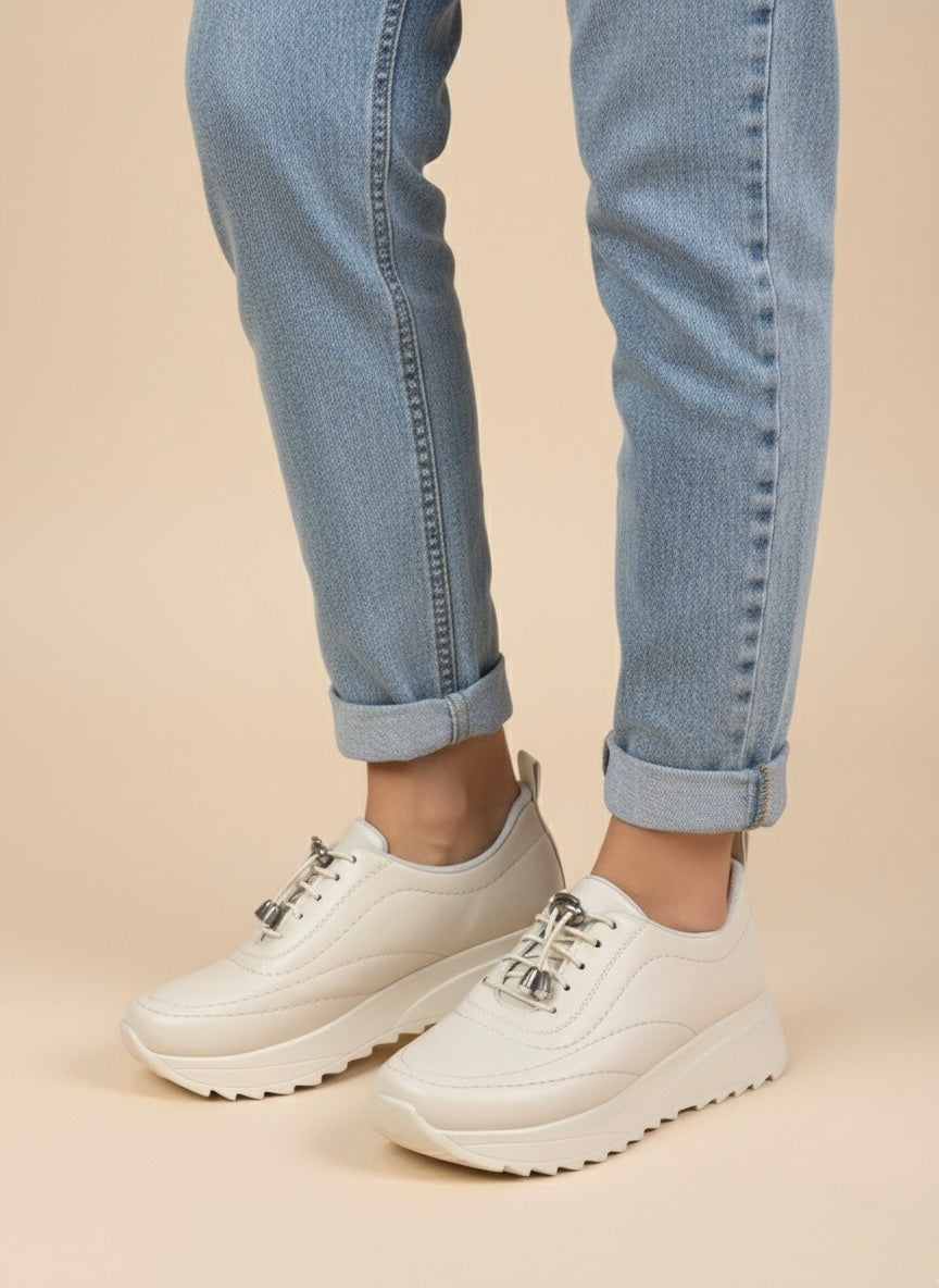 Ekru Rengi Hızlı Bağcıklı Kalın Tabanlı Sneaker
