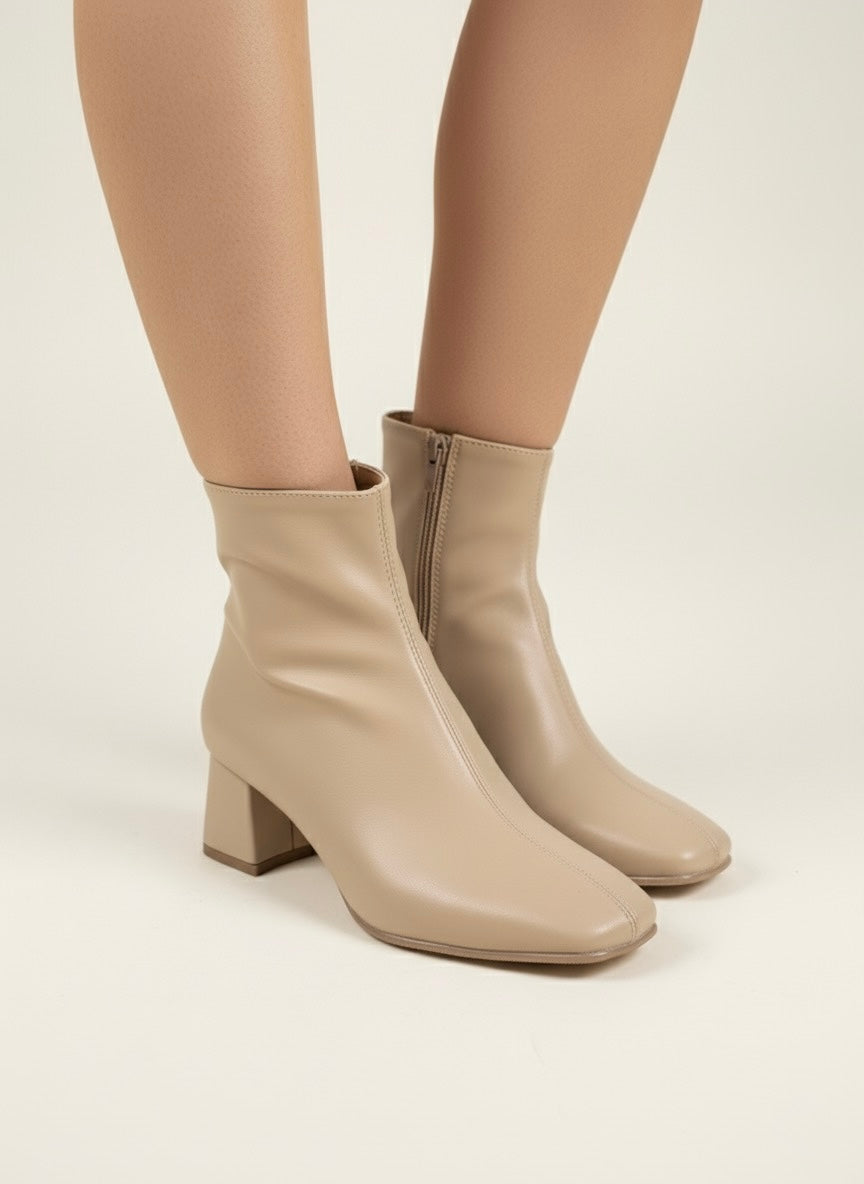 Küt Burunlu Bej Rengi Blok Topuk Bilek Bot