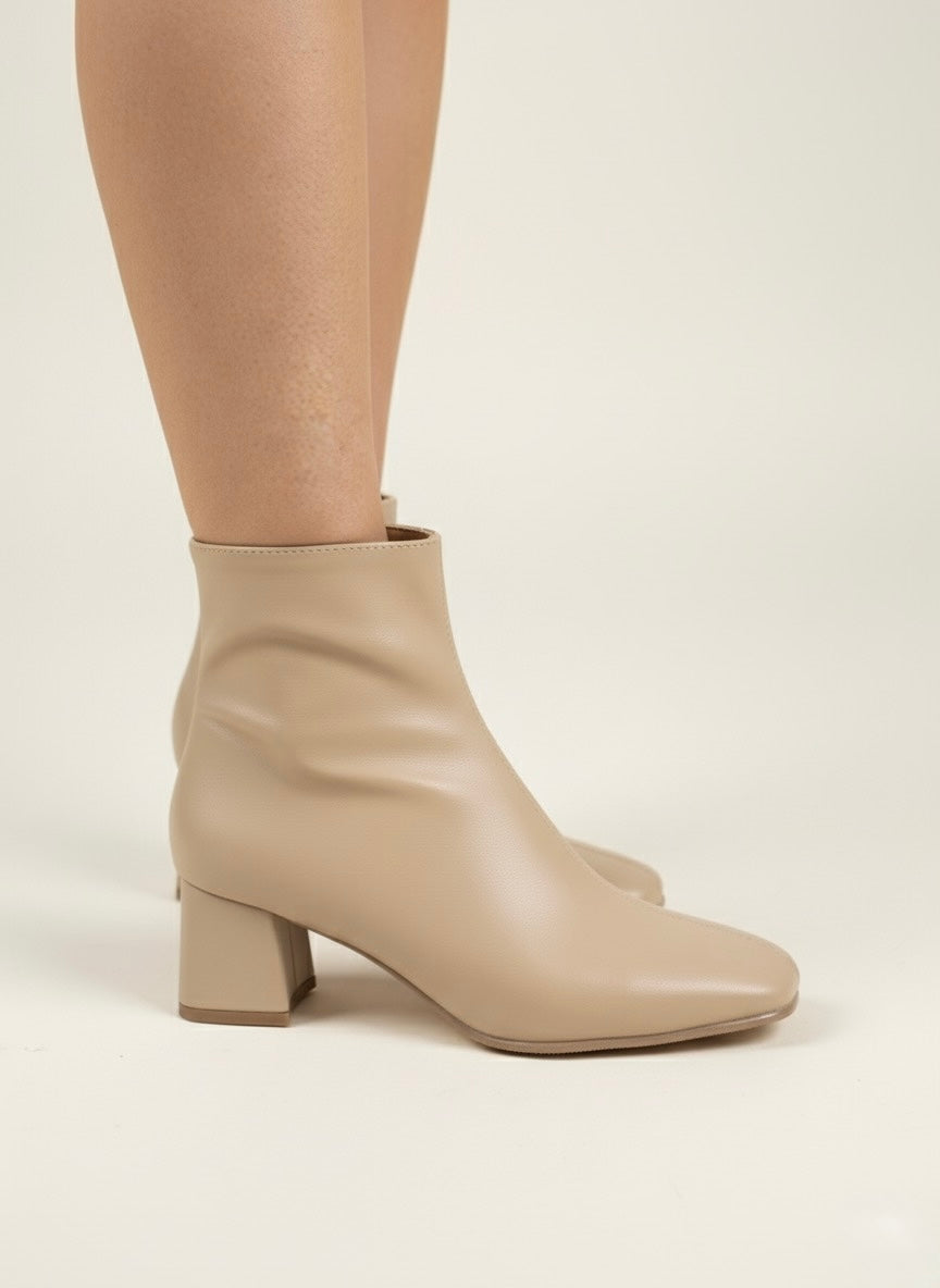 Küt Burunlu Bej Rengi Blok Topuk Bilek Bot
